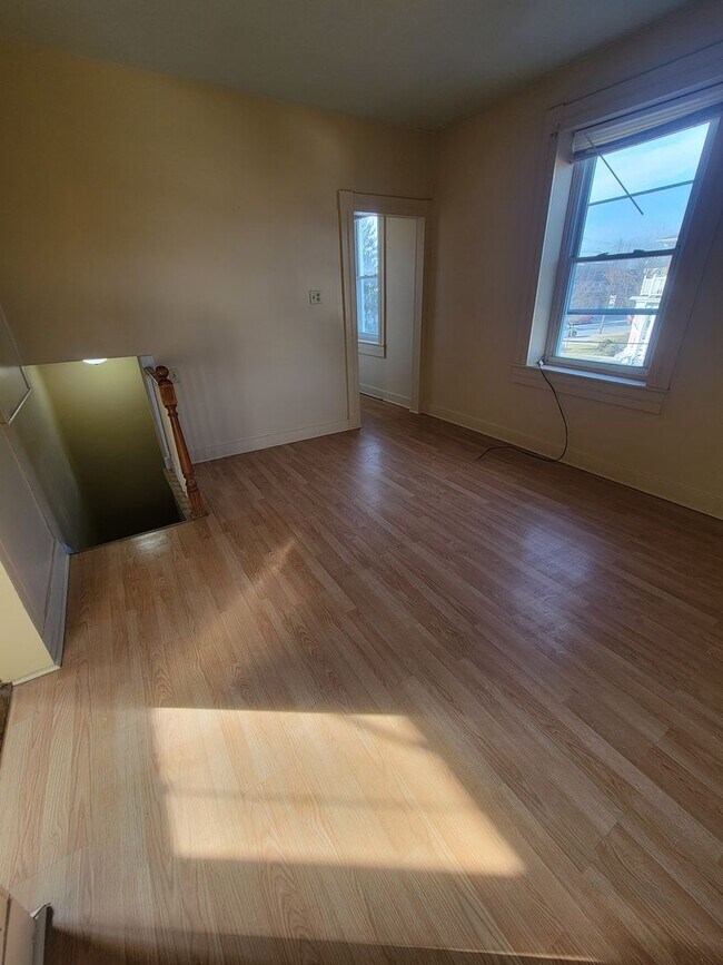 Building Photo - 3 N High St