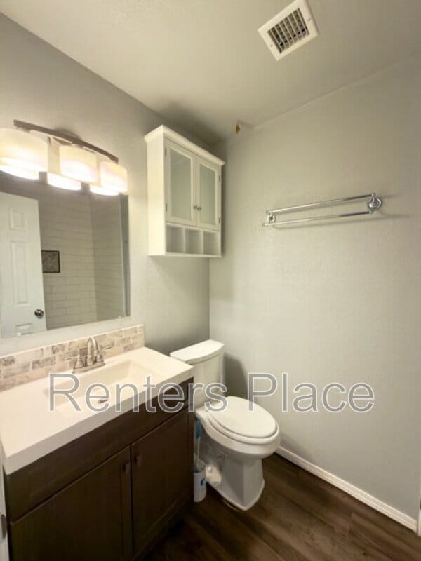 Building Photo - 15351 W Hwy 66