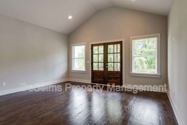 Building Photo - 2221B Winford Ave