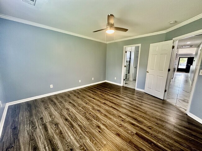 Building Photo - Three Bedroom Updated Single Level Home in...