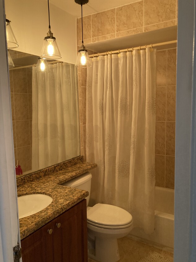 bathroom (second story) - 6224 NW 180th Terrace