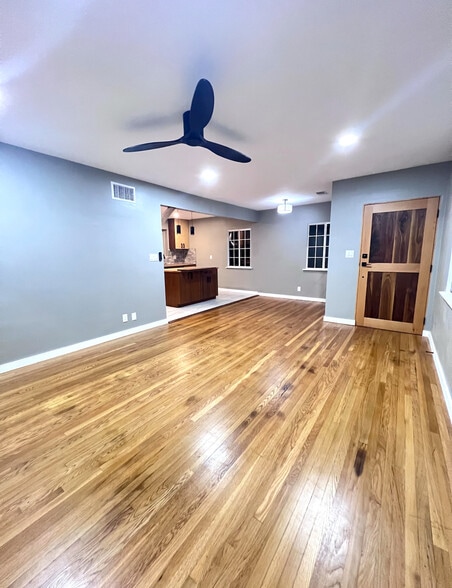 Building Photo - 3547 E Green St