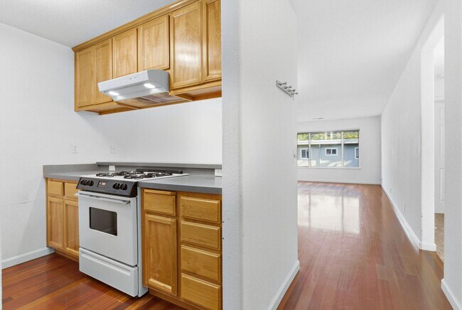 Building Photo - 514-518 10th Street