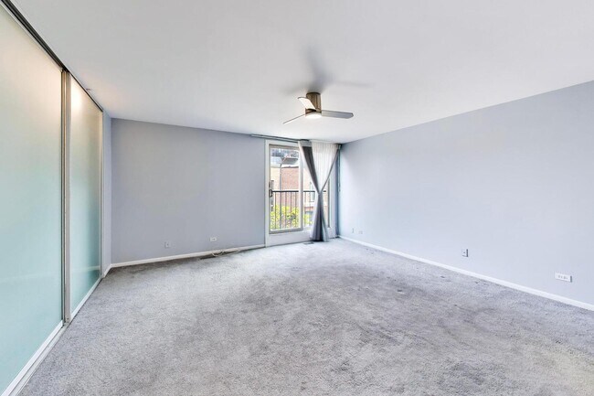 Building Photo - 171 W Goethe St