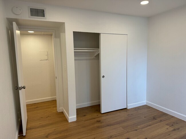 Building Photo - 25015 Peachland Ave