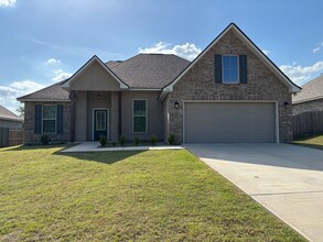 Building Photo - 331 Hummingbird Ln