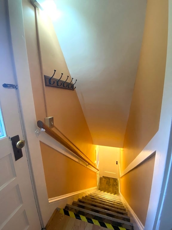 Building Photo - 16 Arborough Rd