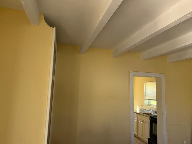 Building Photo - 371 Banyan Ave