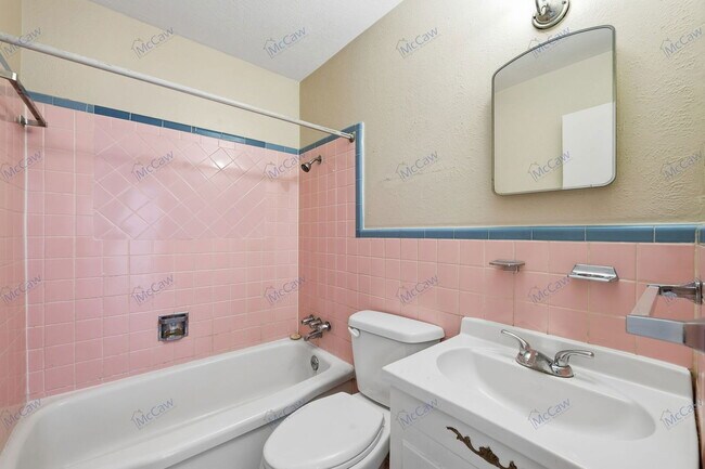 Building Photo - 208 Westfork Dr