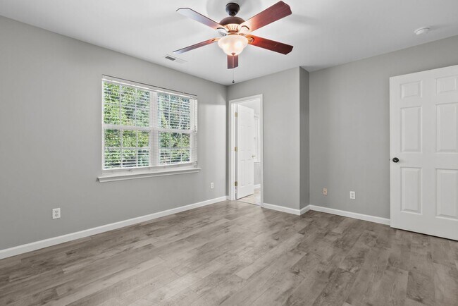 Building Photo - Western Branch 4 bed Ready Now!!