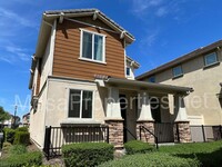 Building Photo - 653 S Clementine Ln
