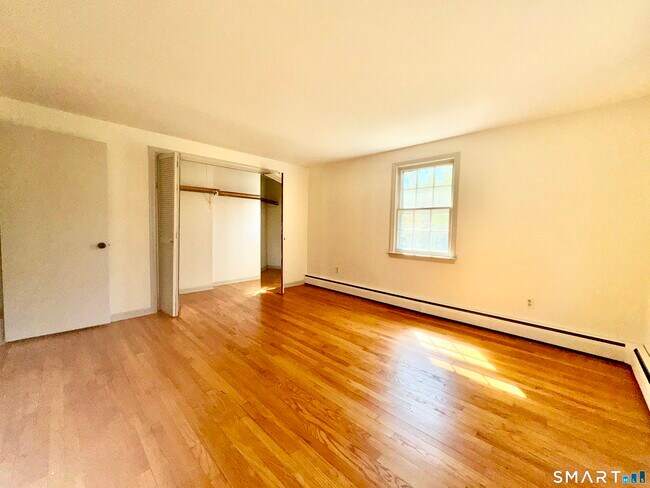 Building Photo - 14 Bower Rd