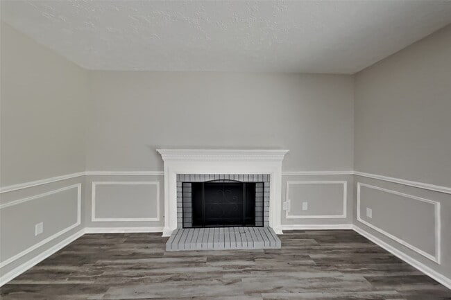 Building Photo - 16054 Pinyon Creek Dr