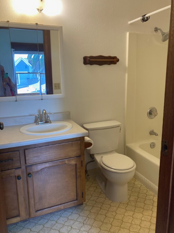 Building Photo - 743 Buchon St