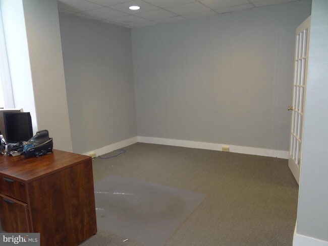 Building Photo - 510 Maple St