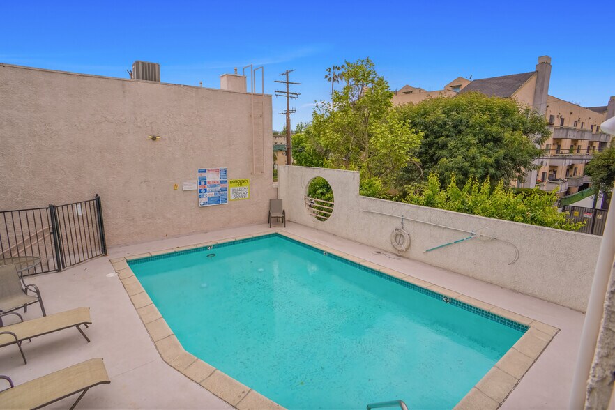 Building Photo - 11230 Peach Grove St