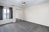 Building Photo - 45 Beehunter Ct
