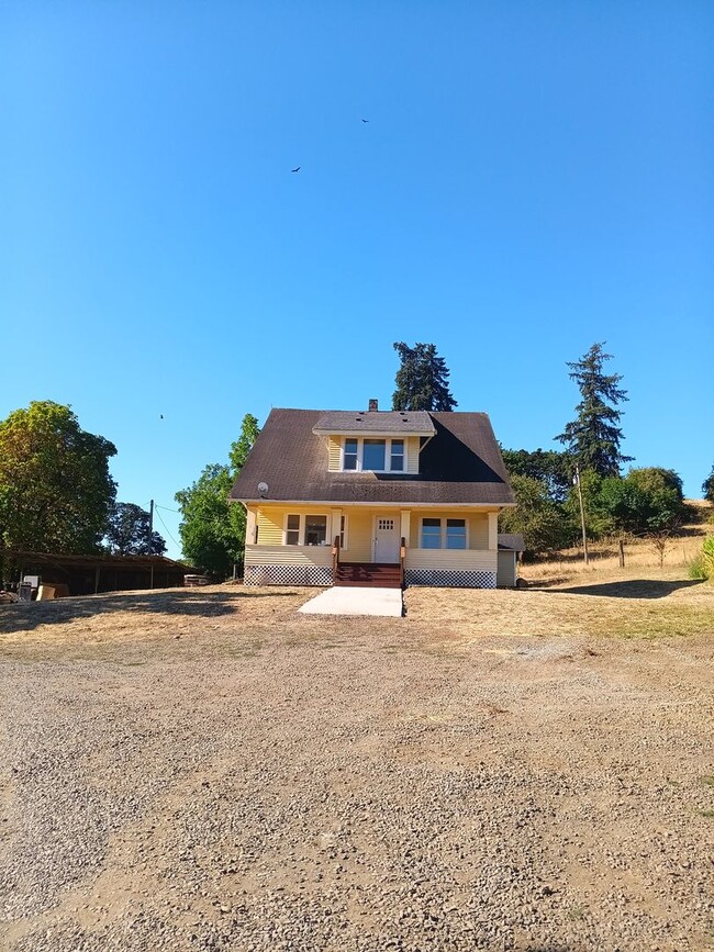 Primary Photo - Beautiful Secluded Farmhouse & Shop is Ava...