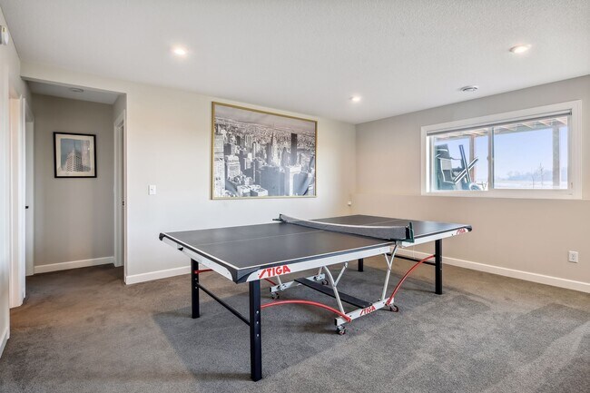 Building Photo - 2275 Lakeshore Point Dr N E