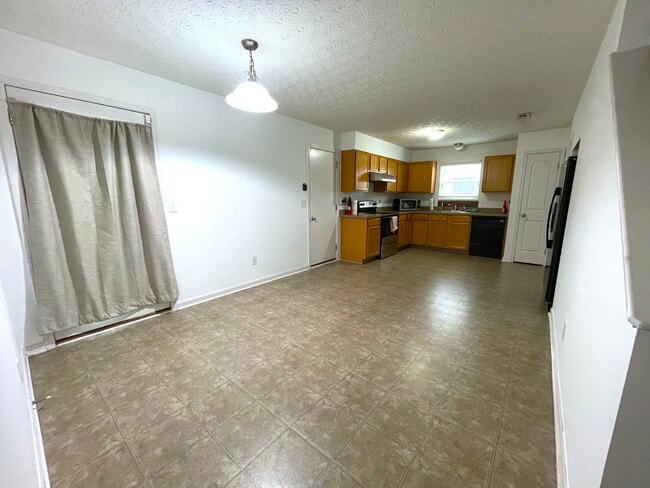 Building Photo - 1420 Bellow Falls Pl