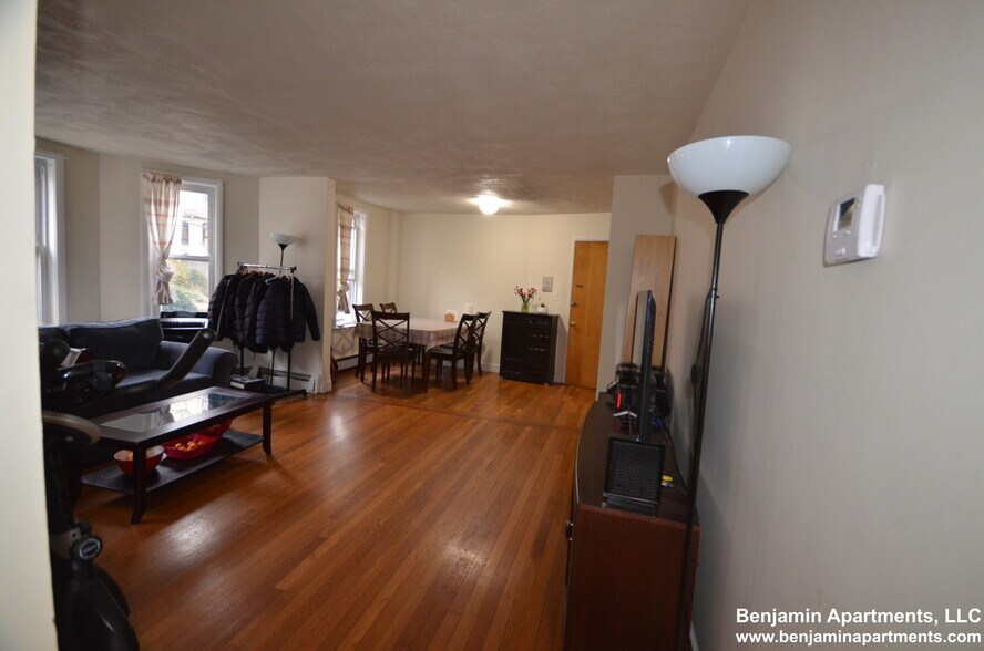 Building Photo - 316 Tappan St