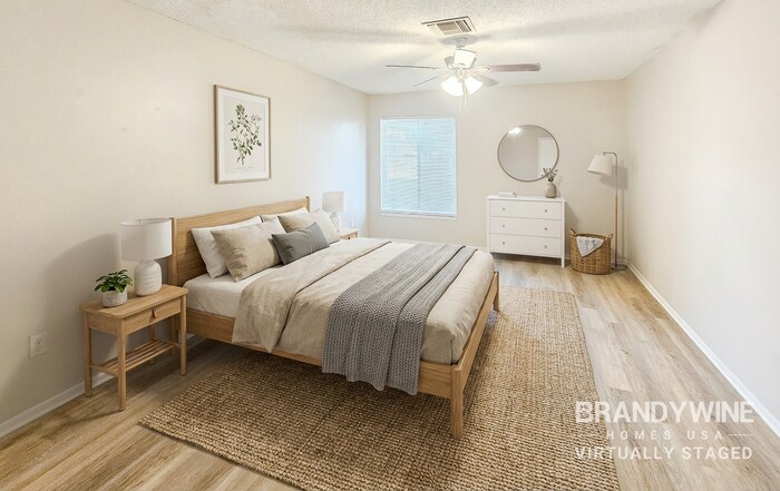 Building Photo - 28305 International Dr