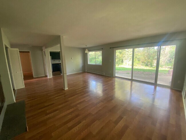 Building Photo - 075LincolnSt