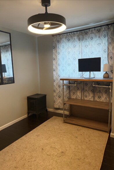 Building Photo - 128 Vineyard Dr