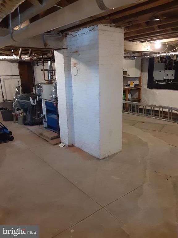 Building Photo - 2423 Fairview Ave