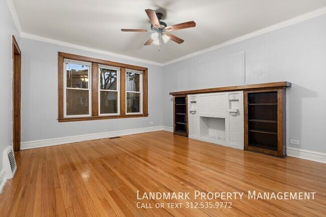 Building Photo - 4144 N Mozart-Unit 1W