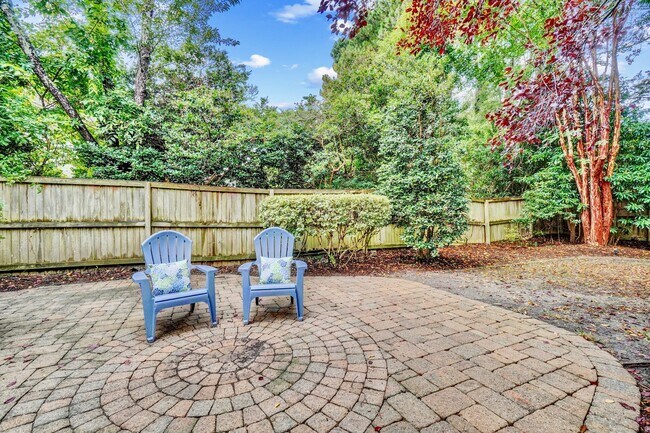 Building Photo - 1700 Jermyn Ln