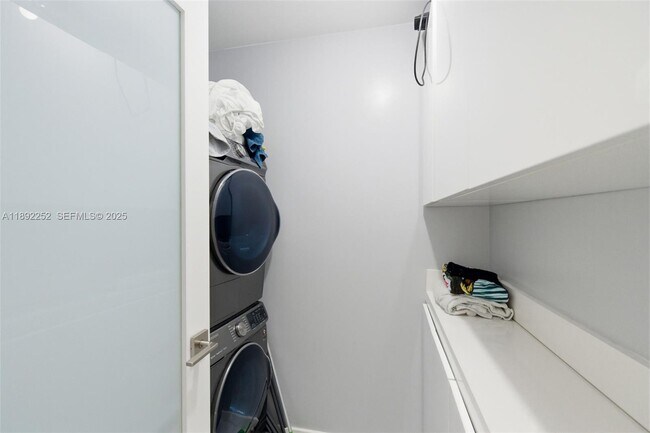 Building Photo - 1428 Euclid Ave