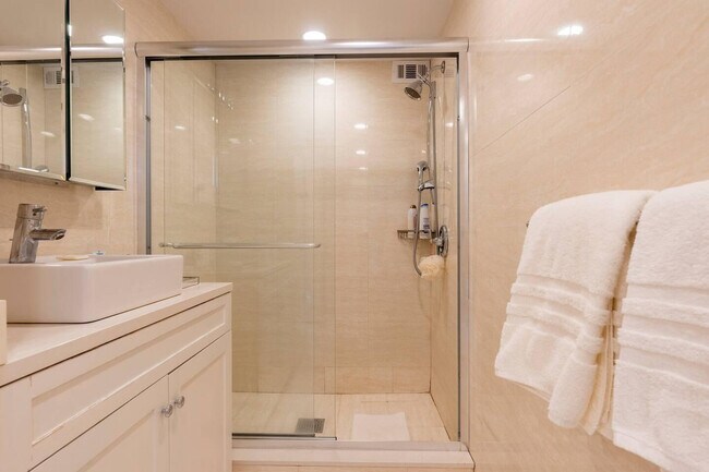 Building Photo - 201 W 58th St