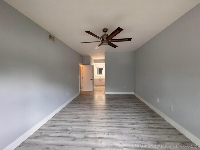 Building Photo - 6936 SW 39th St