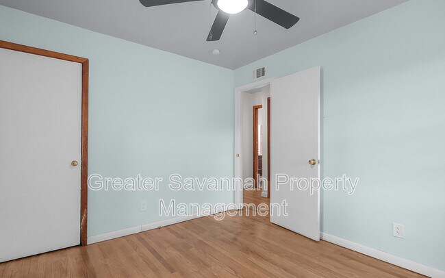 Building Photo - 1401 E 33rd St