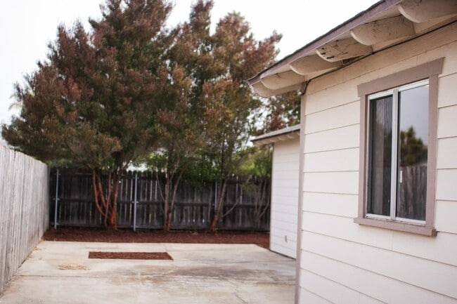 Building Photo - Charming 3BR,  2.5 Bath House in Grover Beach
