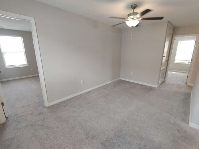 Building Photo - 7127 Samuel Ivy Dr