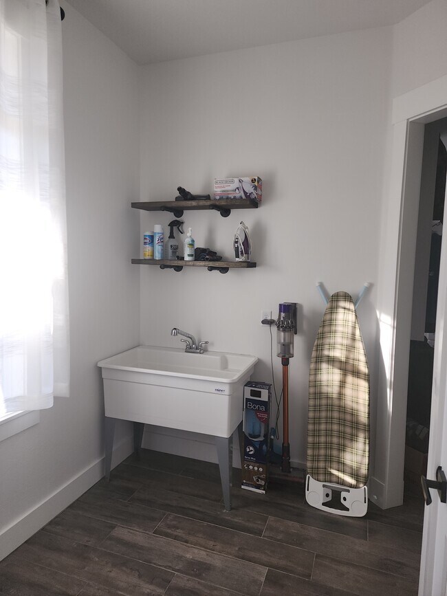 shared laundry - 8321 SW 109th Ter