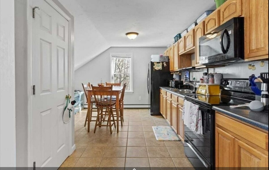 Building Photo - 38 Watch St