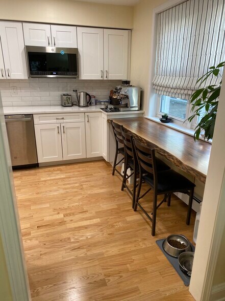 Building Photo - 1310 Maple Ave