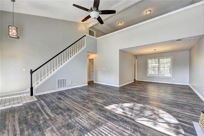 Building Photo - 235 Tanners Ct