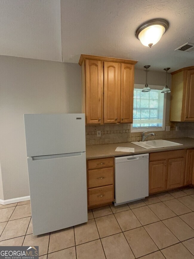 Building Photo - 2693 Seneca Trail NW