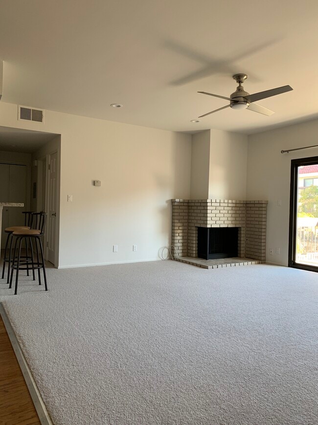 Building Photo - 8180 Manitoba St