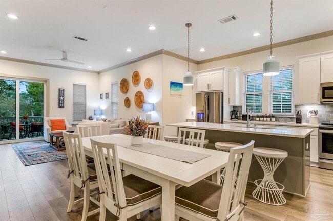 Building Photo - 70 Marthas Ln