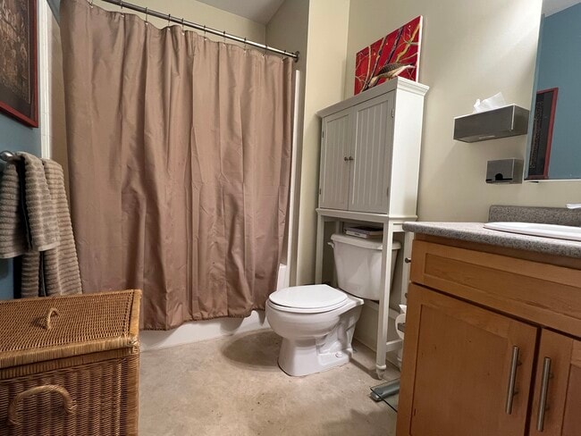 Building Photo - 35 Riverwalk Way