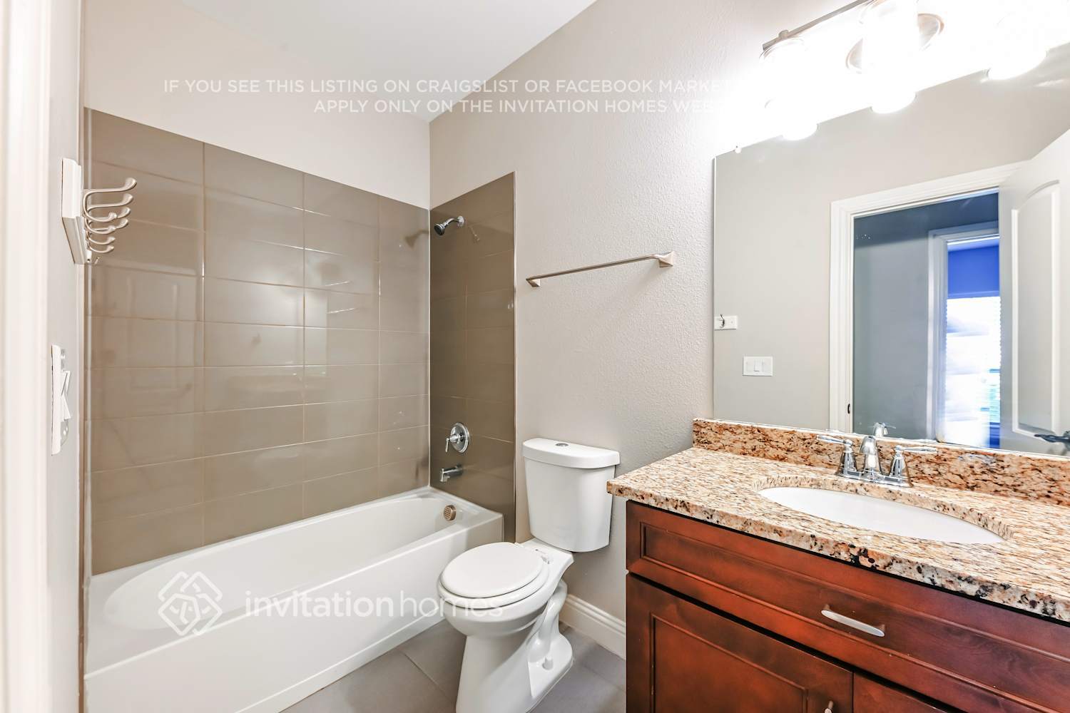 Building Photo - 433 Arrowhead