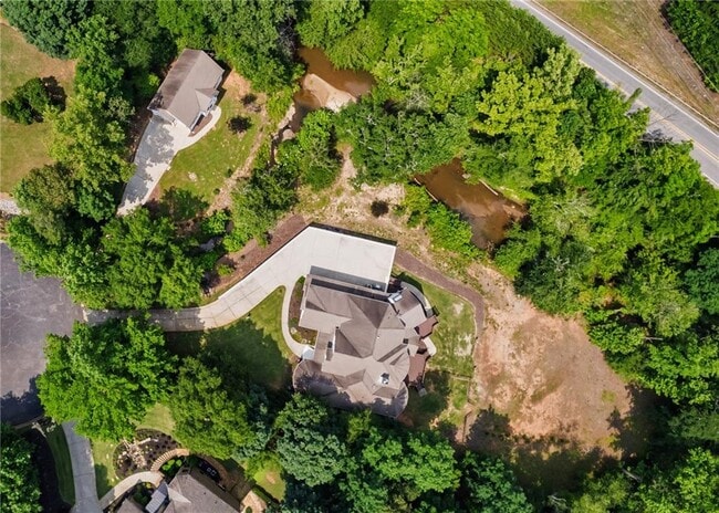 Building Photo - 105 Chablis Ct