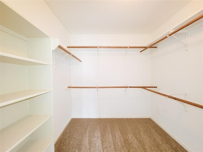 Building Photo - 6810 Keithwood Cir S