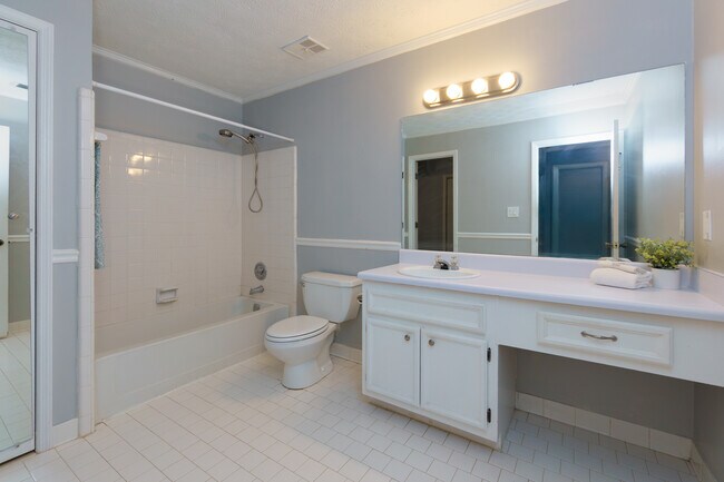 Building Photo - 1003 Country Park Dr