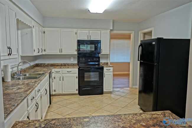 Building Photo - 5013 Holmes Ave NW